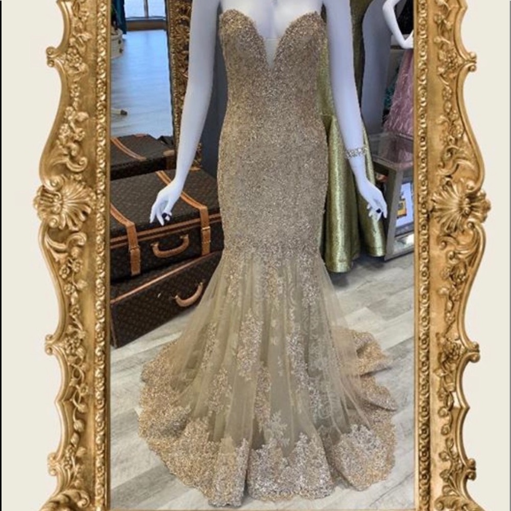 Gold dress with necklace